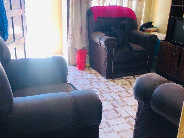2 Bedroom Property for Sale in Umrhabulo Triangle Western Cape